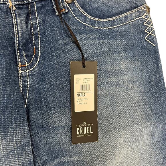 NWT Cruel Marla Medium Wash Low Rise Slim Fit Flared Leg Jeans 9 Long - Picture 3 of 6